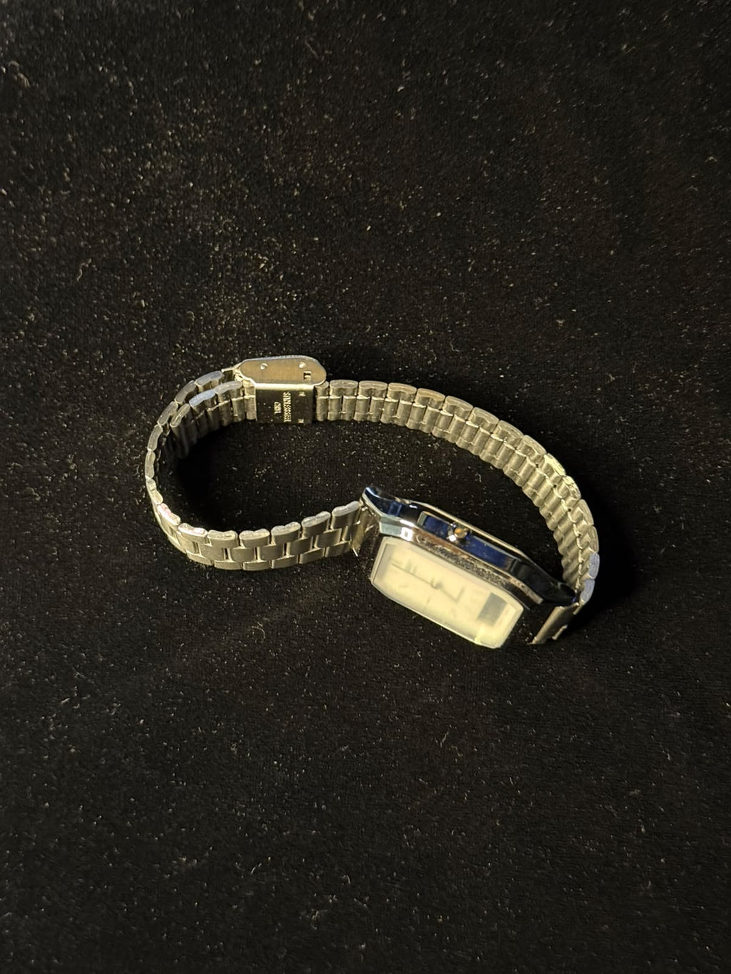 Reloj Casio AQ 230 de Acero inoxidable con Esfera Blanca