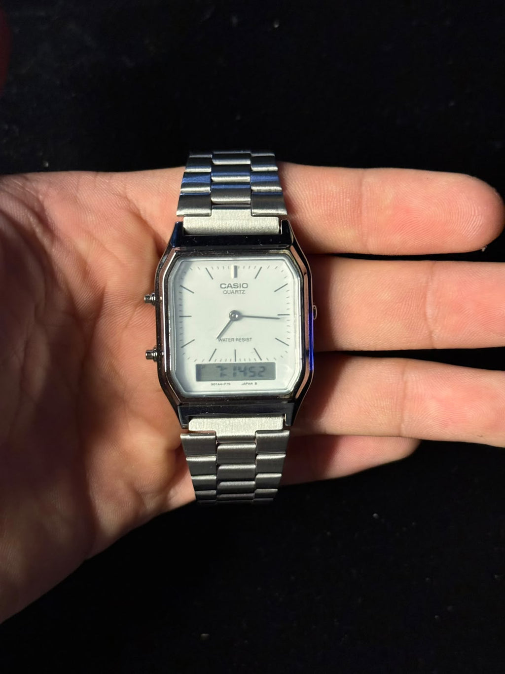 Reloj Casio AQ 230 de Acero inoxidable con Esfera Blanca