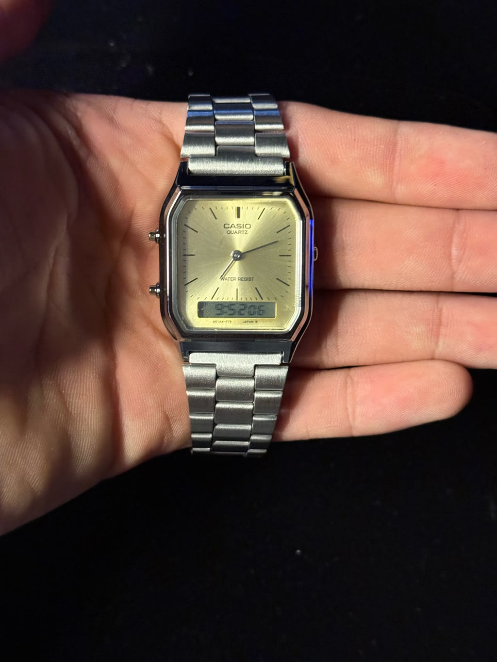 Reloj Casio AQ230 de Acero Inoxidable con Esfera Champayne