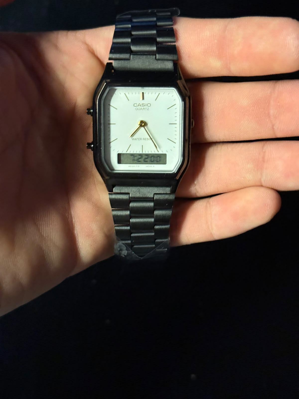 Reloj Casio AQ230 de Acero Inoxidable Oscuro con Esfera Blanca